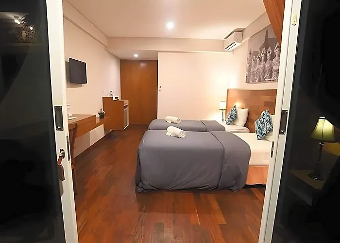 Pnb Hotel 3*